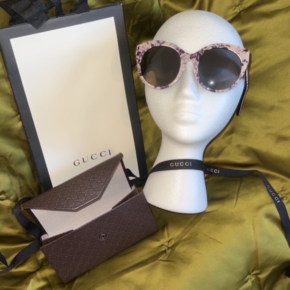 Acetate Floral Gucci Sunglasses - NWOT - Picture 2 of 10